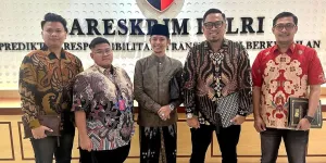 Dai Kondang Habib Rifky Alaydrus Datangi Kantor Polisi Terkait Pencemaran Nama Baik