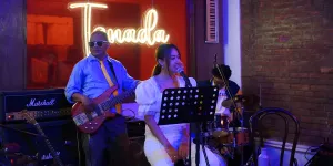 Dapat Kejutan dari Fans Saat Buka Puasa Bersama, Sisca Saras Akui Terharu