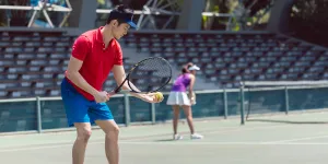 Dari Lapangan Langsung Nongkrong? Ini Cara Grooming Setelah Olahraga Biar Tetap Fresh