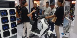 Datang ke Jakarta Fair Kemayoran (JFK), Pengunjung Antusias dengan Sepeda Motor Listrik Honda EM1 e: