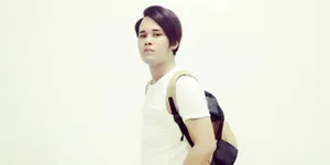 Demi Lunasi Utang Sang Ayah, Anak Mendiang Deddy Dores Terpaksa Harus Korbankan Karir Musiknya dan Pilih Jadi Supir Ojek Online