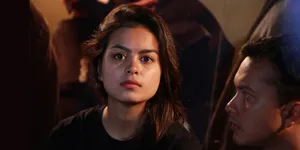 Demi 'PENDEKAR TONGKAT EMAS', Eva Celia Rela Tubuhnya Babak Belur