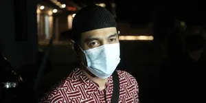 Demi Sidang Perceraian, Ferry Irawan Tunda Berobat