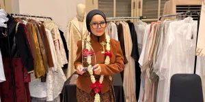Desainer 16 Tahun Nabila Misha Raih Penghargaan dan Tampil Bareng Kris Dayanti di Acara Kartini DWP