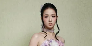 Desainer Ini Klaim Tim Jisoo Blackpink Tidak Kembalikan Outfit Rancangannya