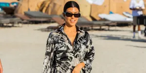 Dikabarkan Balikan dengan Pacar Brondongnya, Kourtney Kardashian Akhirnya Unggah Foto Mesra Perdana Usai Putus