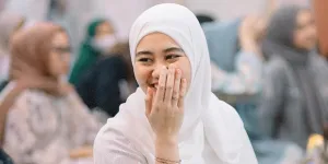 Dipuji Reza Artamevia Karena Pakai Hijab, Aaliyah Massaid Sangat Gembira