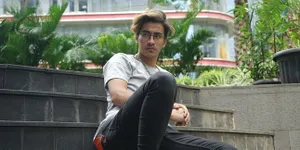 Dituding Netizen Ikuti Gaya Hidup Zayn Malik, Abidzar Anak Almarhum Uje Geram: Mabok Lu!