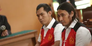 Dituntut Jaksa 1 Tahun Penjara, Ello Hanya Tertunduk