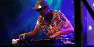 DJ Winky Sukses Suguhkan Musik Lawas di Event Back to 80's