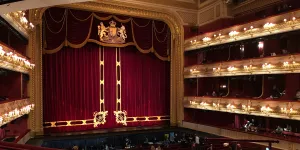 Drama Opera Berisi Tentang Nyanyian dan Musik, Ketahui Ciri-Ciri dan Jenis Pementasan Lainnya