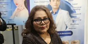 Drop Pikirkan Masalah Inara Rusli, Eva Manurung Ibu Virgoun Lakukan Ini