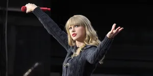 Duet Seru Taylor Swift dan Mick Jagger