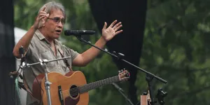 Dukung Deklarasi Pangan, Iwan Fals 'Bakar' UI