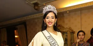 Elvira Devinamira Sukses Promosi Batik Papua di New York