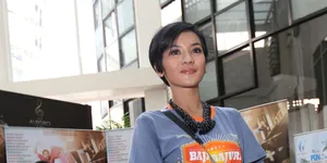 Enno Lerian: Merajut Itu Susah Tapi Bikin Senang