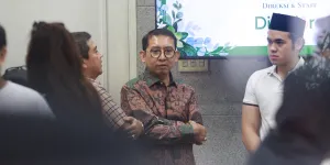 Fadli Zon Kenang Ray Sahetapy: Seniman Tangguh yang Menginspirasi