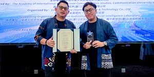 Fajar Aditya Bawa RJL 5 Menang di Festival Podcast China