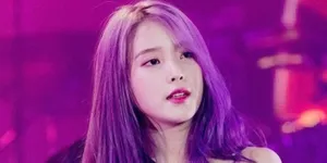 Fans Begitu Suka Gaya Baru IU Saat Konser di Jakarta, Perpaduan Busana yang Tak Pernah Dipakai Sebelumnya!