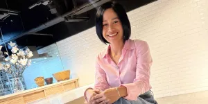 Farida Nurhan Beri Berkah Ramadan ke Tukang Sapu Jalanan, Belanja Sembako Dua Kantong Penuh