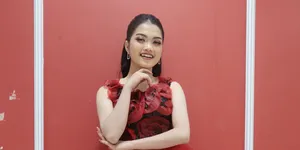 Fitri Makassar Tersenggol di Top 21, Intip Profil & Perjalanan di Dangdut Academy 8
