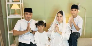Fitri Tamara Umumkan Kelahiran Anak Ketiga Berjenis Kelamin Perempuan