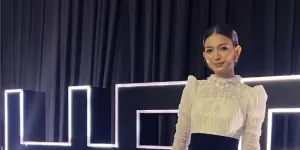 Foto-foto Selvi Ananda Cantik ala Sosialita Kenakan Busana Buatan Lokal