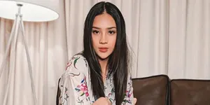 Gak Bisa Perawatan Karena Social Distancing, Bulu Mata Anya Geraldine Jadi Tinggal Sedikit!
