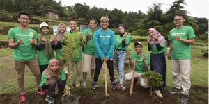 Gandeng Abdul Idol, Darling Squad Kompak Hijaukan Kompleks Percandian Gedongsongo Semarang