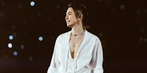 Gaya Panggung Vanness Wu di Forever 2.0, dari Fine Jewelry hingga Suit Ungu