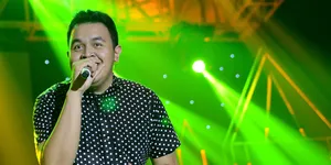 Gemas, Fans Pernah Tarik Baju Tulus Hingga Lepas