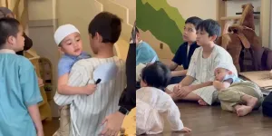 Gemes Banget, Ini Momen Rafathar Ikut Pesantren Kilat Sambil Momong Rayyanza dan Lily