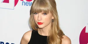 Giliran Taylor Swift Dikerjain Jennifer Lawrence