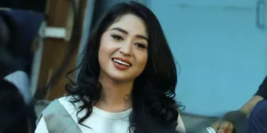 Habiskan Ratusan Juta, Dewi Perssik Sedot Lemak Demi Tubuh Indah