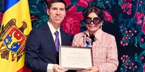 Harumkan Nama Indonesia, Prof. Deby Vinski Raih MERIT AWARD Dari Moldova