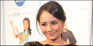 Lewat Lelang Buku, Gita Gutawa Sukses Raih Setengah Miliar