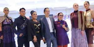 Hengki Kawilarang Akan Bawa Rancangan Kain Songket ke NYFW, Tapi Sedih Karena Hal Ini