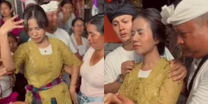 Ikut Tradisi Ngurek di Bali, Ini Detik-detik Mayang Lucyana Menari dan Pingsan - Kiki Farrel Panik
