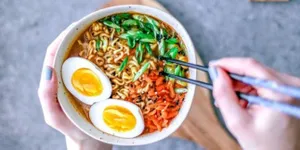 Ini Cara Masak Ramyeon Pedas yang Lebih Enak ala Chenle NCT