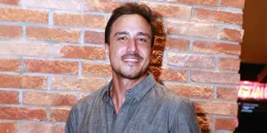 Ini Lho Persamaan Paul di Film 'TRINITY' Dengan Hamish Daud