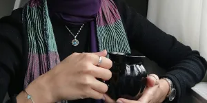 Inspirasi OOTD Baju Hitam Hijab Kasual hingga Formal, Dijamin Tetap Trendy!