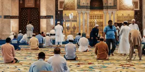 Itikaf di Masjid dalam 10 Hari Terakhir Ramadan Pengertian, Tata Cara, dan Keutamaannya