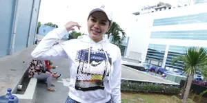 Jaga Sang Adik di Rumah Sakit, Nikita Mirzani Sempat Pingsan