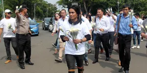 Jakarta Banjir, Charly Van Houten Bingung Cari Jalan