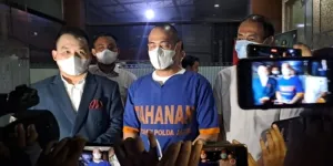 Jalani Pemeriksaan Sebagai Tersangka Kasus KDRT, Ferry Irawan Ajukan Penangguhan Penahanan