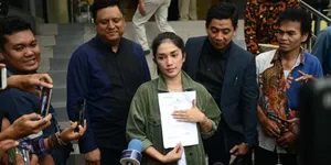 Jelang Hari Ibu, Ussy Sulistiawaty: Kita Harus Bela Anak-Anak Kita