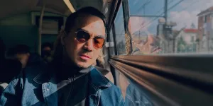 Joe Taslim Ternyata Punya Hobi Ngedrum Hingga Nge-DJ di Rumah