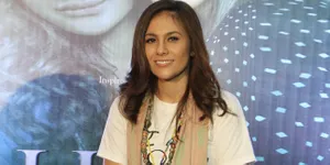 'Jualan' Gelang, Wulan Guritno Sisihkan Untuk Gerakan Amal