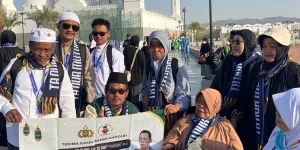 Kapolri Berangkatkan Umroh Gratis Guru Madrasah Disabilitas hingga Pemandi Jenazah