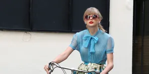 Katie Holmes Idolakan Taylor Swift